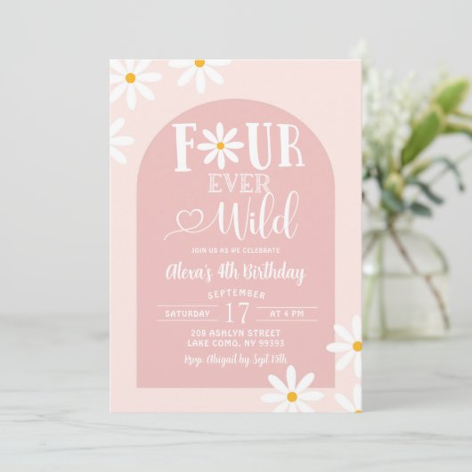 Pink Boho Arch Daisy Fourever Wild Verjaardag Kaart (Staand voorkant)