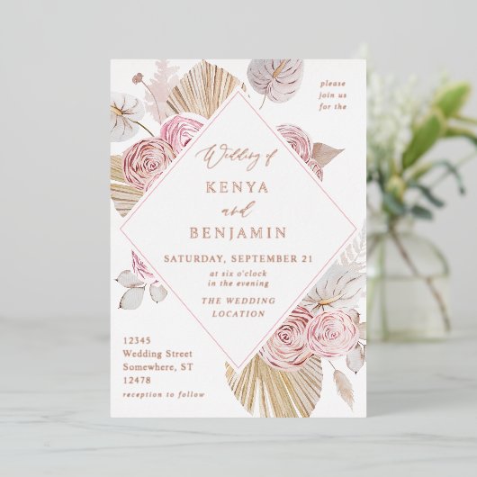 Pink Boho Floral Wedding Folie Uitnodiging (Staand Voorkant)