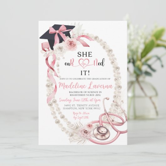 Pink Boho Pearl Coquette RN Nurse Afstuderen Kaart (Staand voorkant)