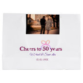 Pink bow cheers to 50 years anniversary wedding  groot cadeauzakje (Achterkant)