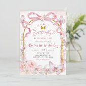 Pink Bow Coquette Butterfly 1st Birthday Invitatio Kaart (Staand voorkant)