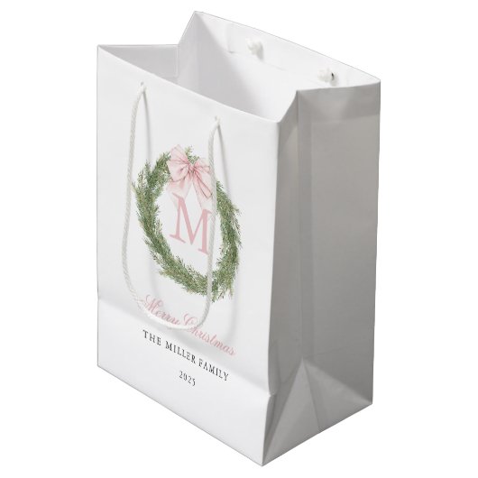 Pink Bow Monogram Wreath Christmas Medium Cadeauzakje (Voorkant Gekanteld)