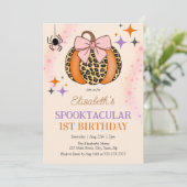 Pink Bow Pumpkin Spooktacular Halloween Verjaardag Kaart (Staand voorkant)