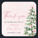 Pink Bows Baby Het is koud buiten Baby shower Vierkante Sticker<br><div class="desc">De Pink Bows Christmas Tree Baby It's Cold Outside Baby shower Sticker is een leuke en feestelijke aanvulling op uw winterse baby shower decor! Met een delicate roze strik en een charmante kerstboom, brengt deze sticker gezellige vakantiedorpen naar uw feest. Perfect voor het versieren van gunsten, enveloppen of party essentials,...</div>