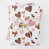 Pink Brown Cocoa Cow Print Hearts Birthday Inpakpapier Vel (In situ)