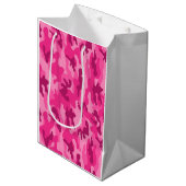 Pink Camo Adventure maakt haar plezier Medium Cadeauzakje (Voorkant Gekanteld)