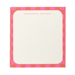 Pink Checkerboard Patroon   Gepersonaliseerde naam Notitieblok