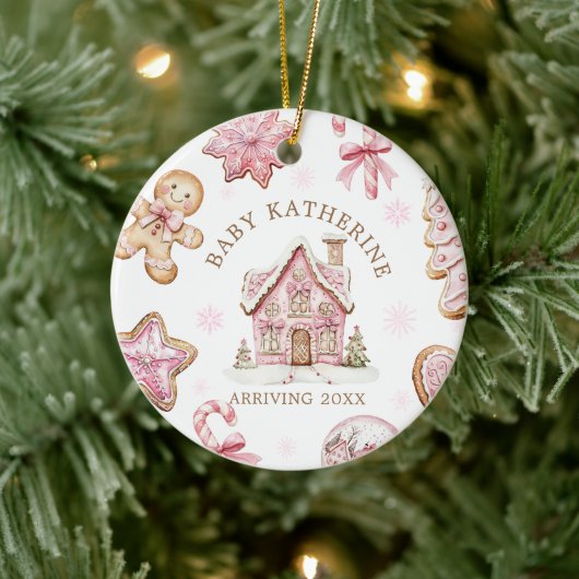 Pink Christmas Gingerbread Cookie Baby Arriving Keramisch Ornament (Boom)