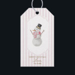 Pink Christmas Snowman Gift Label Cadeaulabel<br><div class="desc">Voeg een vrolijk tintje toe aan uw vakantieverpakking met dit cadeau-label met een waterverf sneeuwman met een roze sjaal en een zwarte hoed op de top. Dit feestelijke label, dat zich afspeelt tegen zachte pastelstrepen, is ideaal voor kerstcadeaus, feestartikelen en seizoensgebonden inrichting. Een zoete en grillige manier om vakantievreugde te...</div>