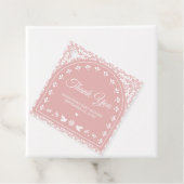 Pink Cielito Lindo Papel Picado Baby Shower Bedankjes Labels (In situ)