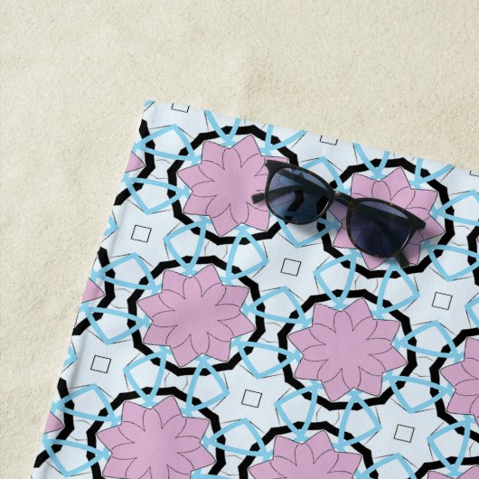 Pink circular geometric patterned strandlaken (In situ)