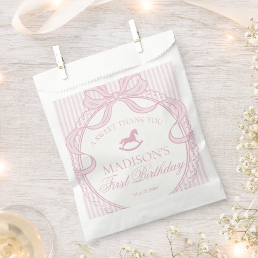 Pink Coquette Bow Rocking Horse Birthday Dessert Bedankzakje (Geknipt)