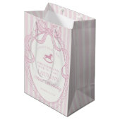 Pink Coquette Bow Rocking Horse Birthday Favors Medium Cadeauzakje (Voorkant Gekanteld)