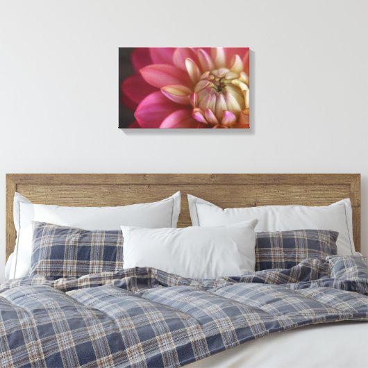 Pink Dahlia Canvas Afdruk (Insitu (Slaapkamer))