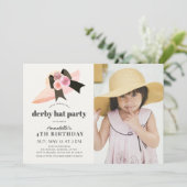 Pink Derby Pet Roos 1st Birthday Party Photo Invit Kaart (Staand voorkant)