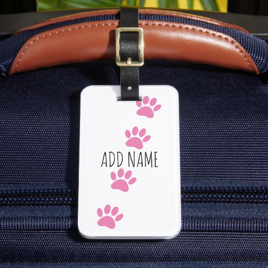 Pink Dog Paw Prints Custom Name Bagagelabel (Voorkant Insitu 2)