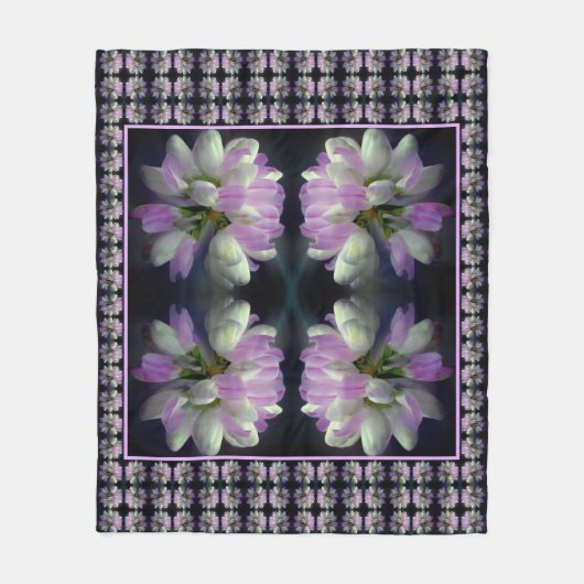 Pink en White Flower Close Up Pattern Fleece Deken (Voorkant)