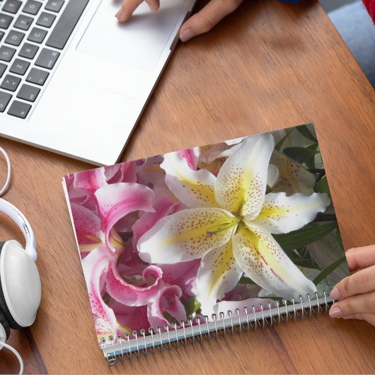 Pink en White Oriental Lilies Floral Notitieboek
