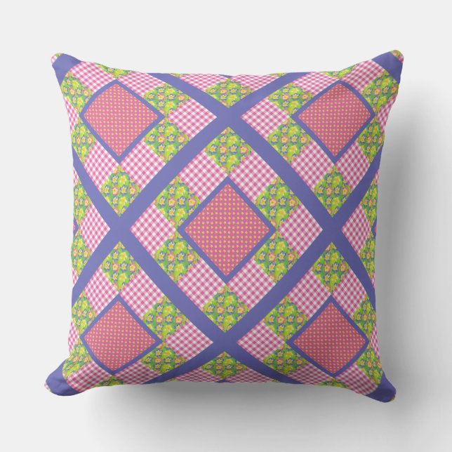 Pink Faux Patchwork, Primroses, Polkas en Gingham Kussen (Voorkant)