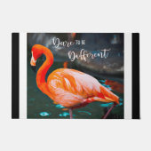 Pink Flamingo Durf anders te zijn Citaat Script Deurmat (Voorkant)