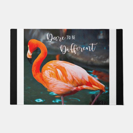 Pink Flamingo Durf anders te zijn Citaat Script Deurmat (Voorkant)