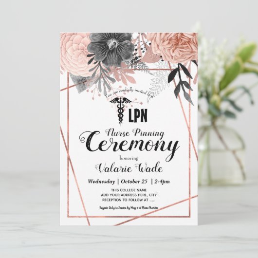 Pink Floral Afstuderen LPN Nurse Pinning Kaart (Staand voorkant)