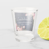 Pink Floral Blue Wood Bachelorette Party Shot Glas (Achterkant)