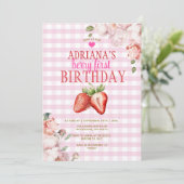 Pink Floral Gingham Berry eerste verjaardag Kaart (Staand voorkant)