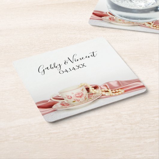 Pink Floral Tea Cup met parelbruiloft Kartonnen Onderzetters (Schuin)