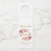 Pink Floral Wreath Gold Monogram Weddenschap Flessenhanger (Voorkant)
