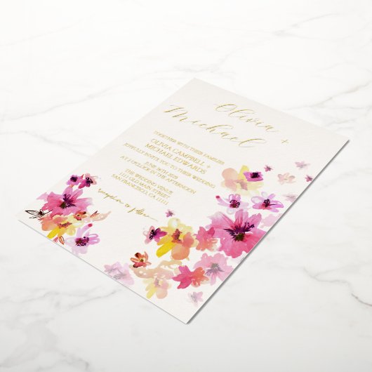 Pink floral Yellow Flowers Botanical Weddenschap G Folie Uitnodiging (Gedraaid)