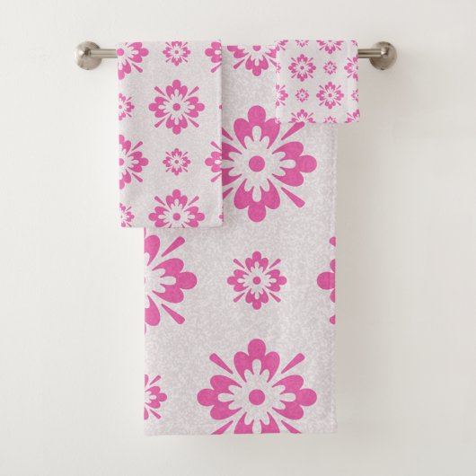 Pink florale pattern bad handdoek (Insitu)