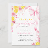 Pink Freshly Graduated Invitation Kaart (Voorkant)