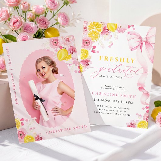 Pink Freshly Graduated Invitation Kaart
