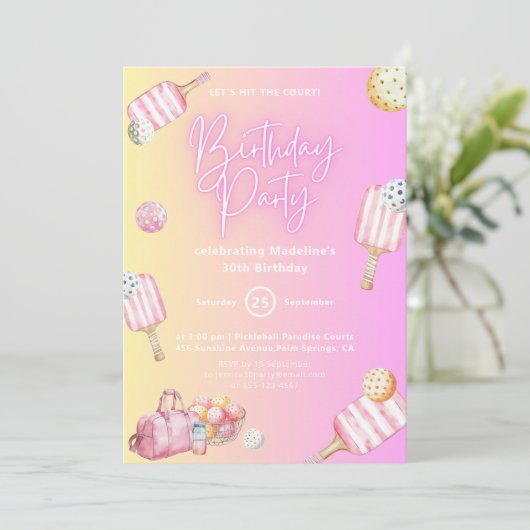 Pink Fun Pickleball 30e verjaardag Uitnodiging (Staand voorkant)