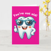 Pink Funny Tooth Verjaardag Kaart (Gele Bloem)