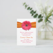 Pink Gerber Daisy Bat Mitzvah Receptie Kaart (Staand voorkant)