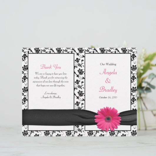 Pink Gerber Daisy Damask Floral Wedding Programme (Staand voorkant)