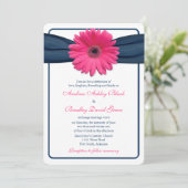 Pink Gerber Daisy Navy Ribbon Wedding Uitnodiging (Staand voorkant)