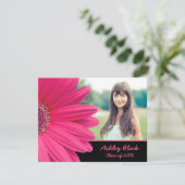 Pink Gerbera Daisy Photo Afstuderen Invitation Kaart (Staand voorkant)