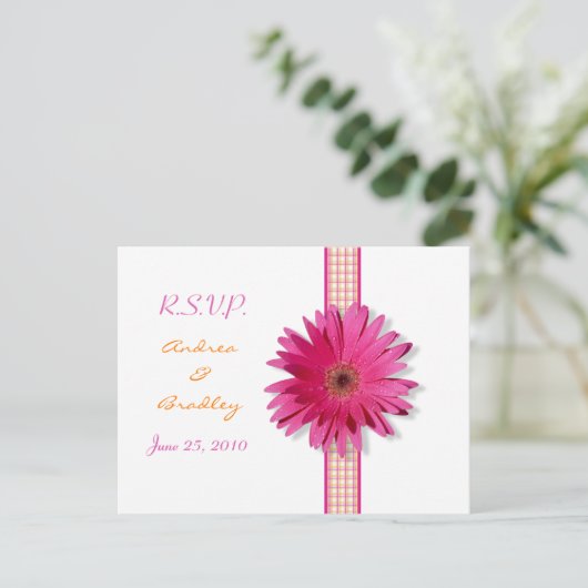Pink Gerbera Daisy Plaid Ribbon RSVP Briefkaart (Staand voorkant)