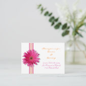 Pink Gerbera Daisy Receptie Kaart (Staand voorkant)