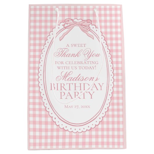 Pink Gingham Coquette Bow Birthday Party Favors Medium Cadeauzakje (Voorkant)