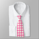 Pink Gingham Plaid Cottagecore Stropdas<br><div class="desc">Moderne lente picknick trend,  met gingham geruite tartan patroon in hete roze en witte kleuren.</div>