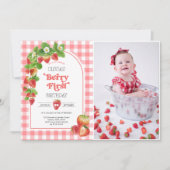 Pink Gingham Strawberry 1e verjaardag foto Kaart (Voorkant)