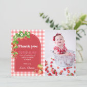 Pink Gingham Strawberry Verjaardag Bedankt Card Kaart (Staand voorkant)