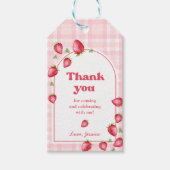 Pink Gingham Strawberry Verjaardag Cadeaulabel (Voorkant)