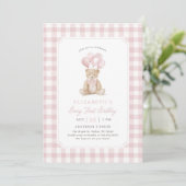 Pink Gingham Teddy Bear Beary First Birthday Kaart (Staand voorkant)