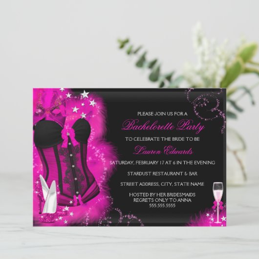 Pink Glam Feather Corset Bachelorette Party Invite Kaart (Staand voorkant)