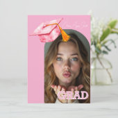 Pink Graduation Hat Accent Dual‑Photo QR Code Kaart (Staand voorkant)